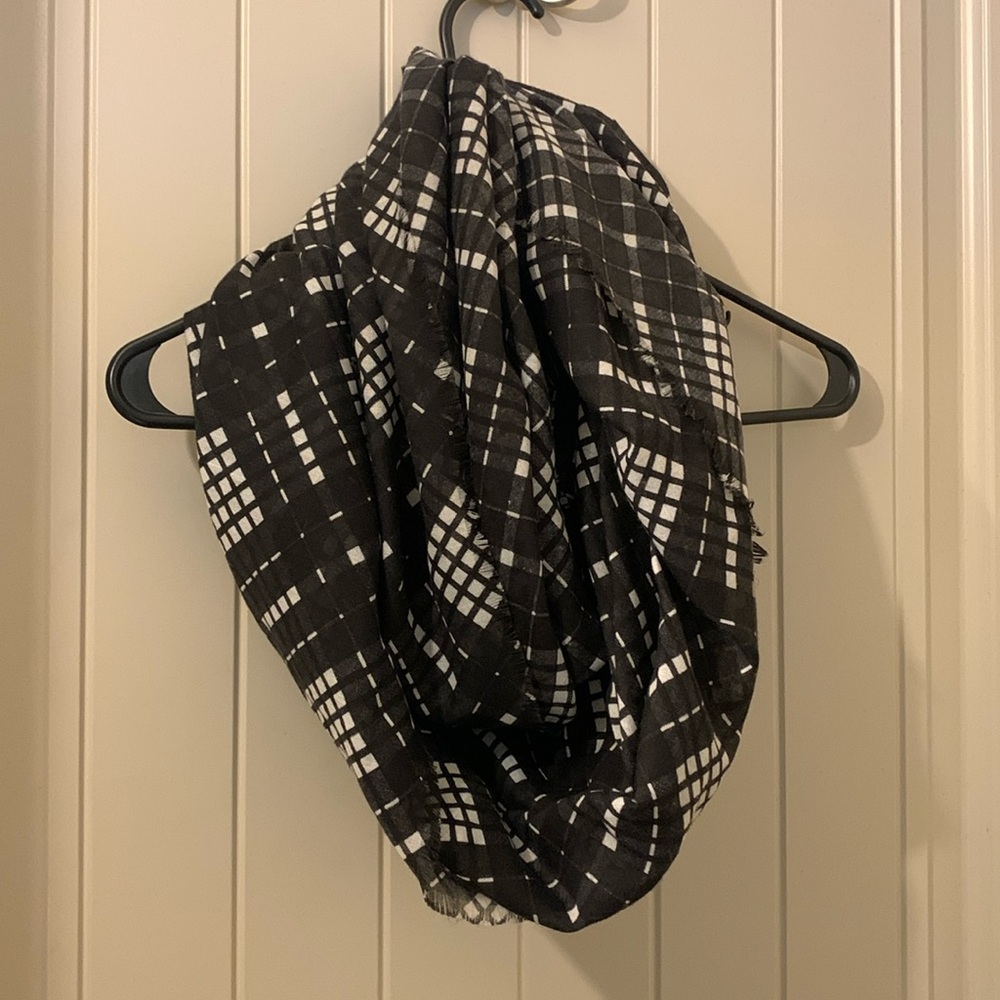 Black & White Plaid Tube Scarf